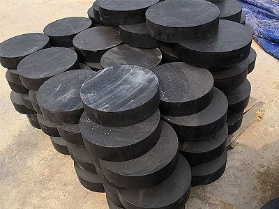 蒙山县板式橡胶支座由若干层橡胶片与薄钢板经加压硫化